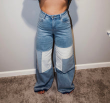 Load image into Gallery viewer, Patch me up Jeans